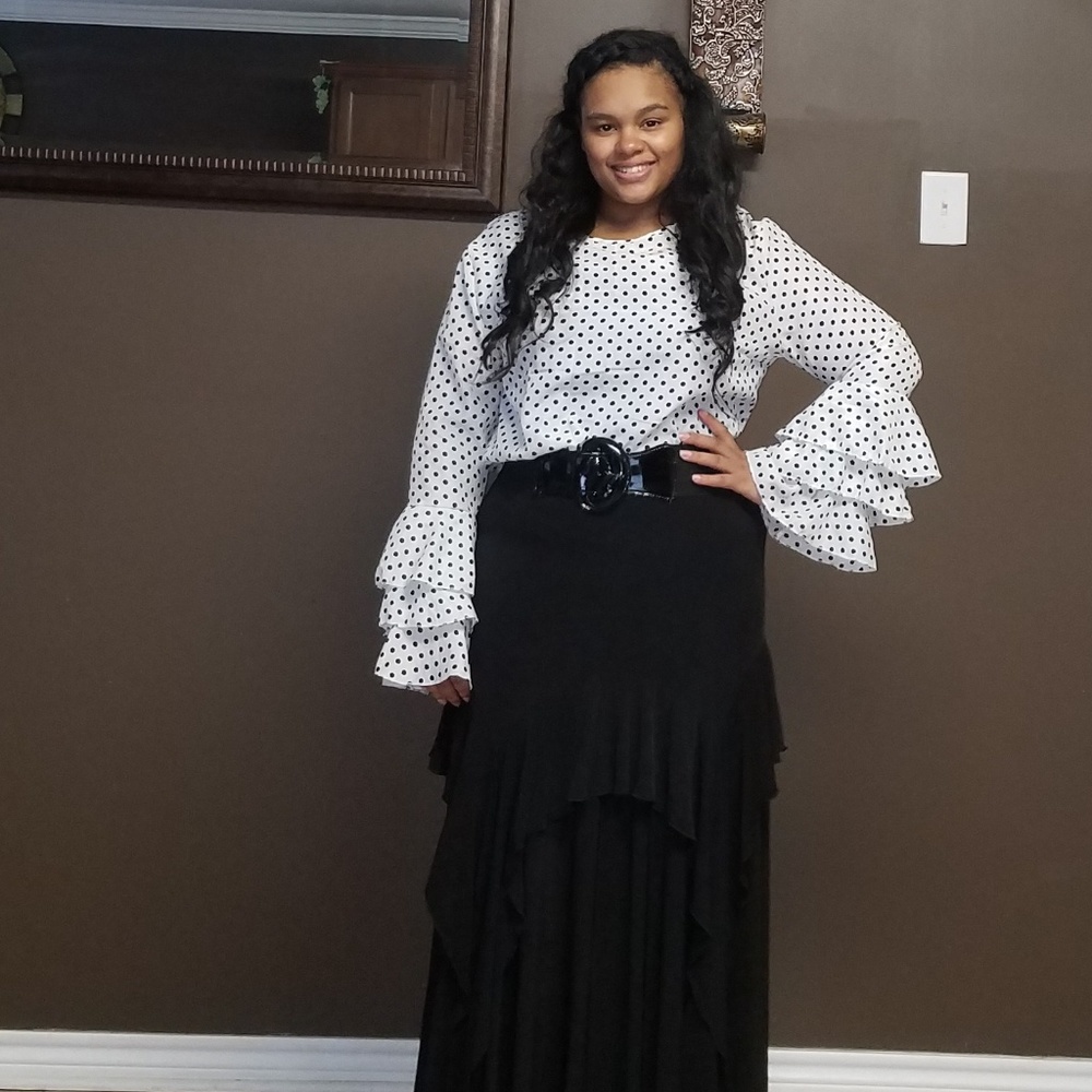 White polka dot patterned, ruffled sleeve blouse